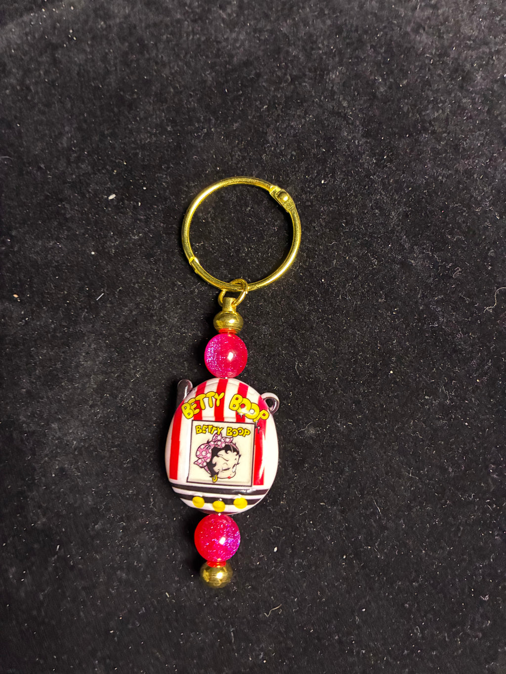 Porte clé Betty perles de verre ou résine LES MERVEILLES DE SONIA