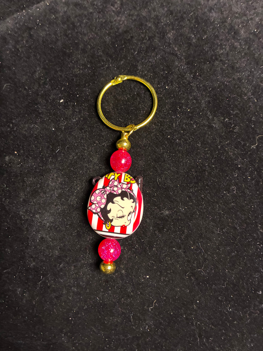 Porte clé Betty perles de verre ou résine LES MERVEILLES DE SONIA