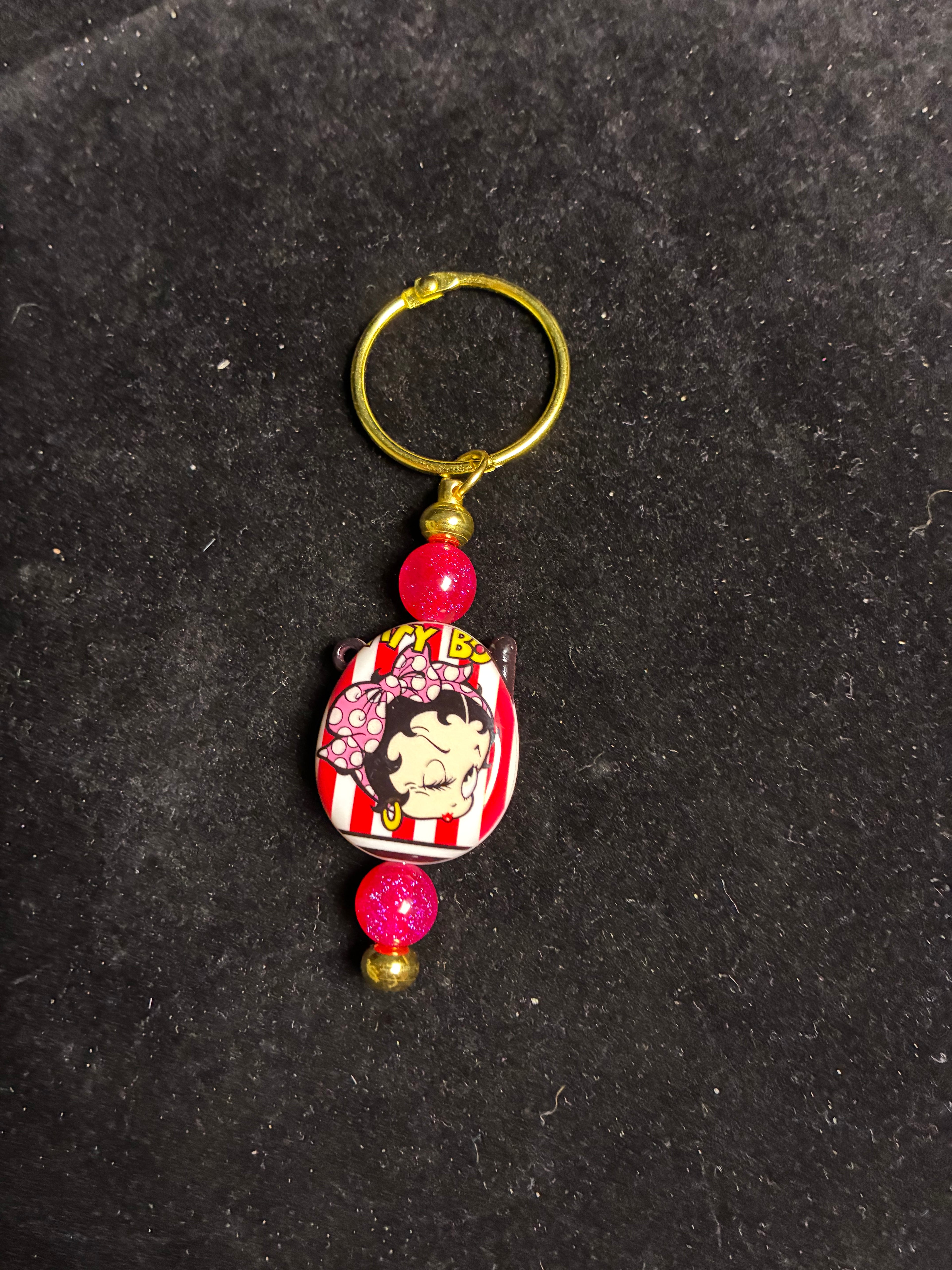 Porte clé Betty perles de verre ou résine LES MERVEILLES DE SONIA