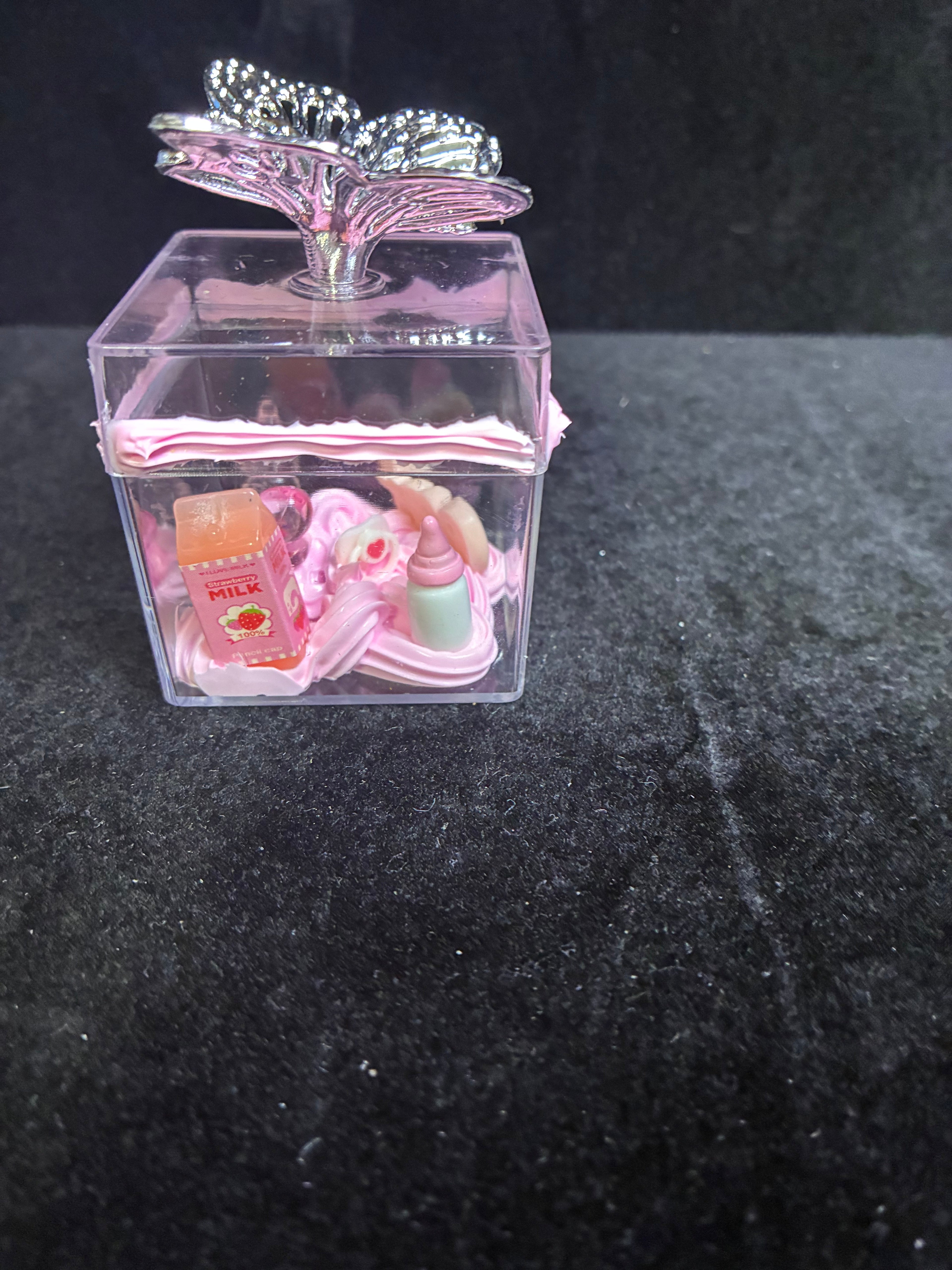 Boîte papillon sanrio LES MERVEILLES DE SONIA