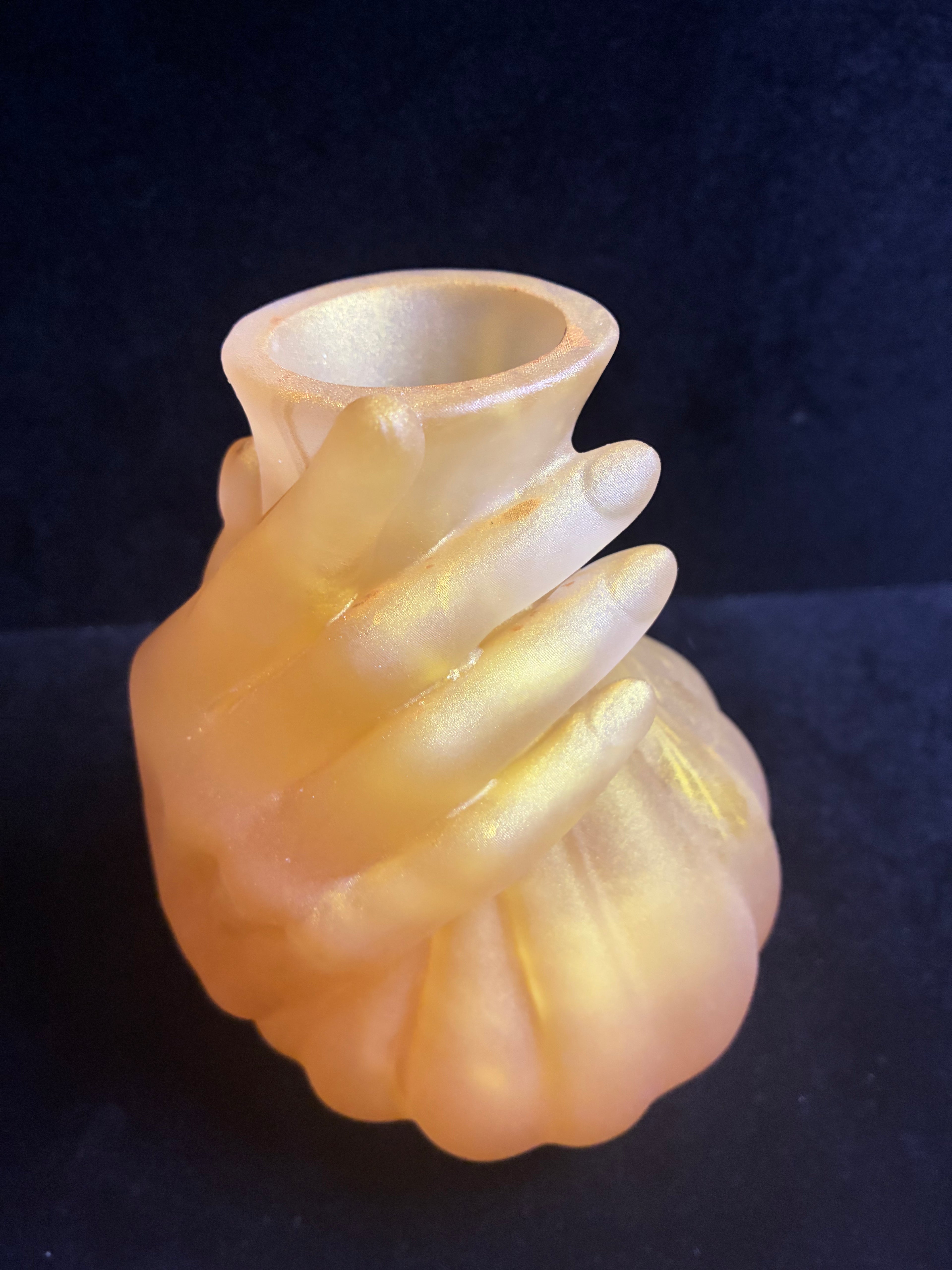Grand vase main doré LES MERVEILLES DE SONIA