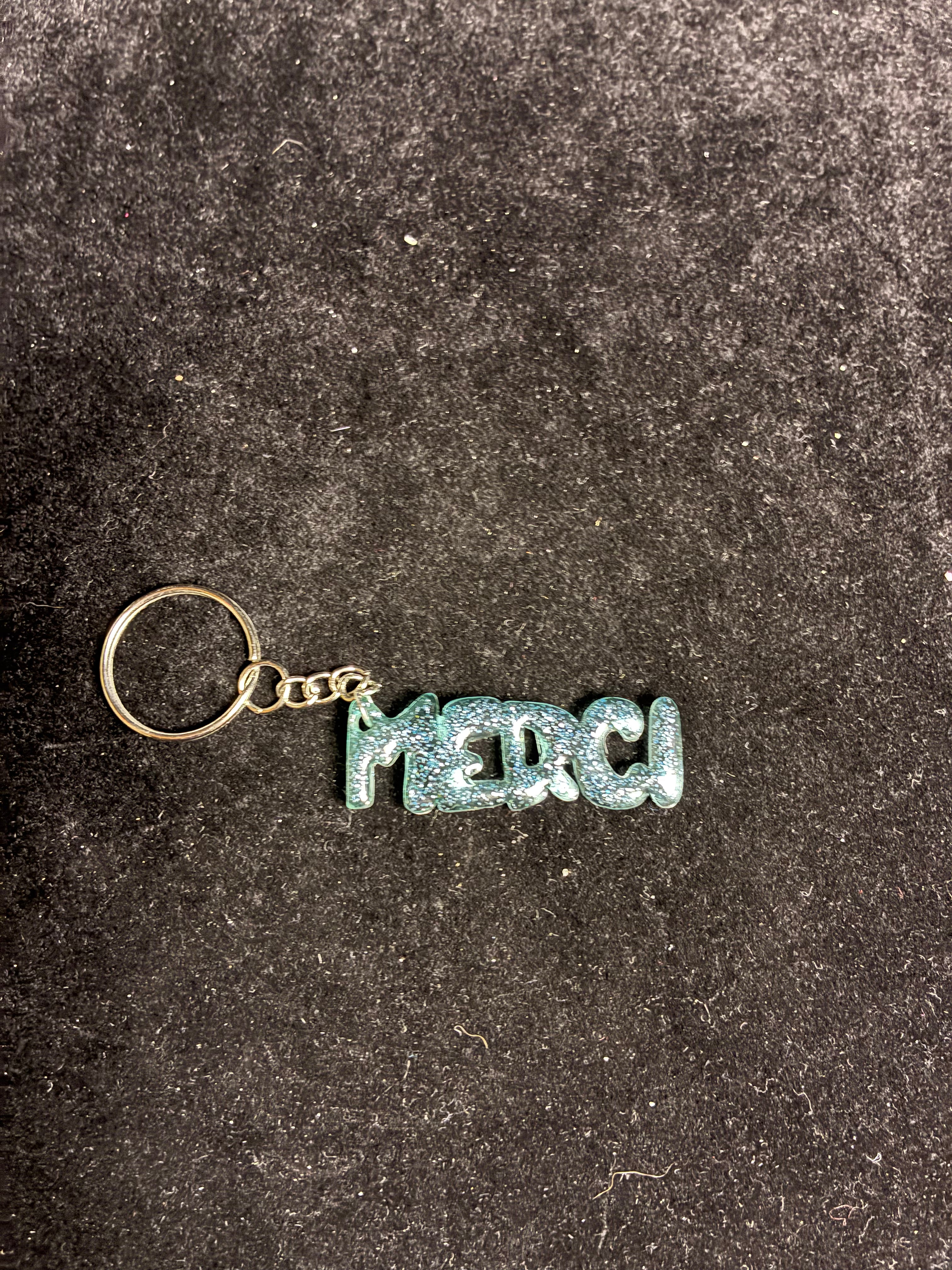 Porte clé merci bleu résine LES MERVEILLES DE SONIA