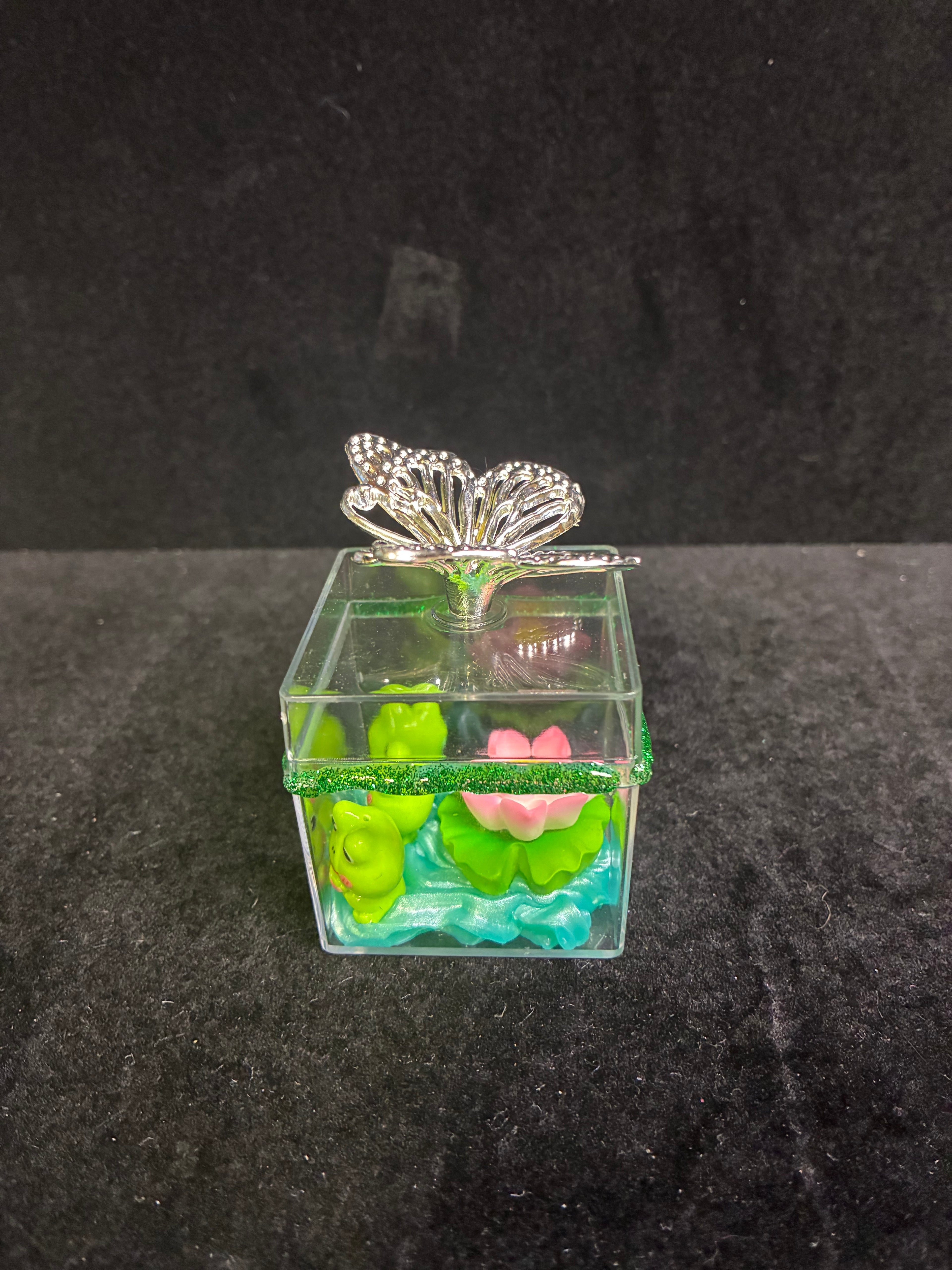Boîte papillon grenouille LES MERVEILLES DE SONIA