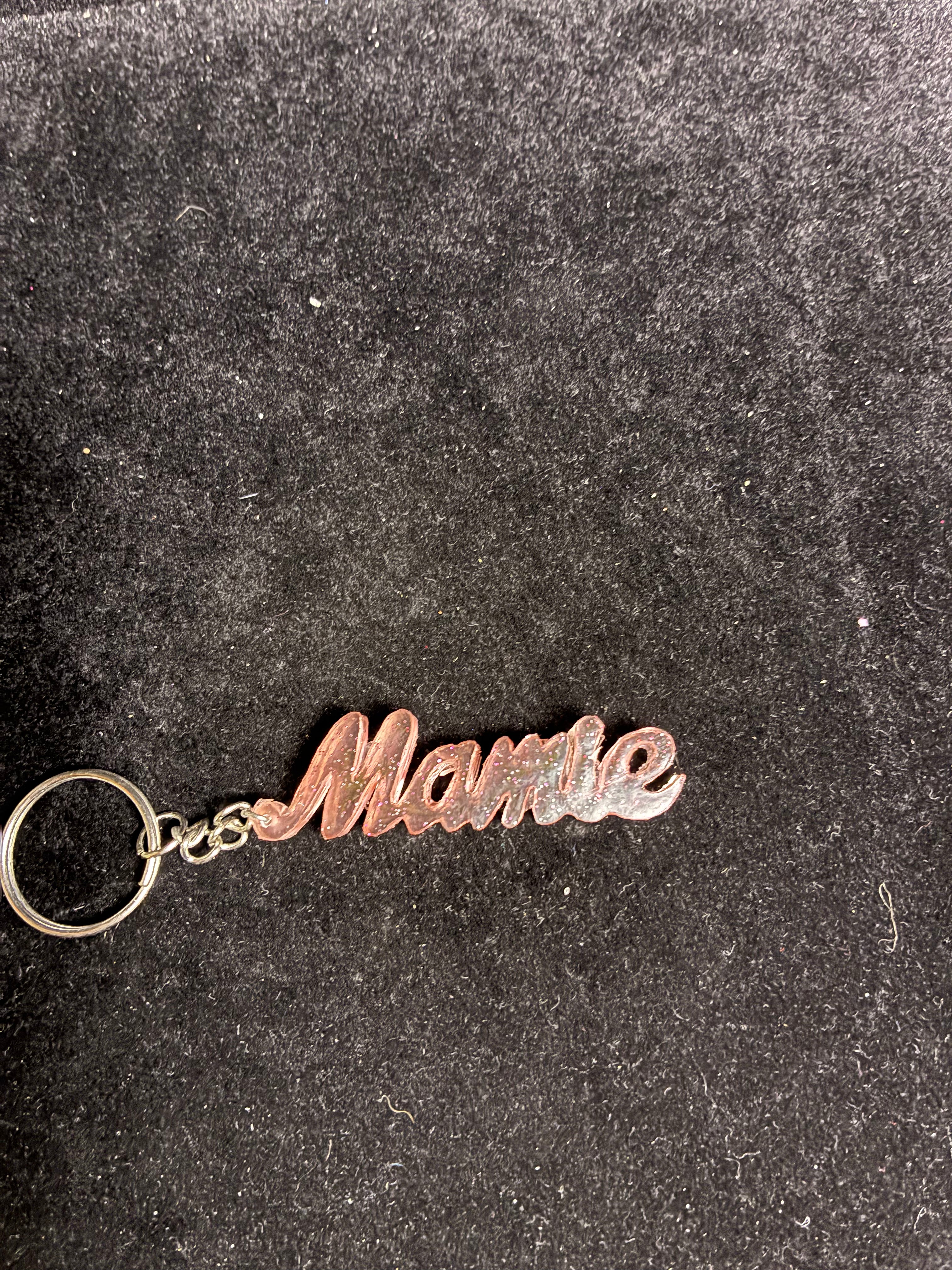 Porte clé mamie rouge résine LES MERVEILLES DE SONIA