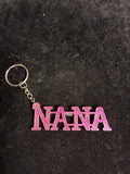 Porte clé nana fushia résine LES MERVEILLES DE SONIA