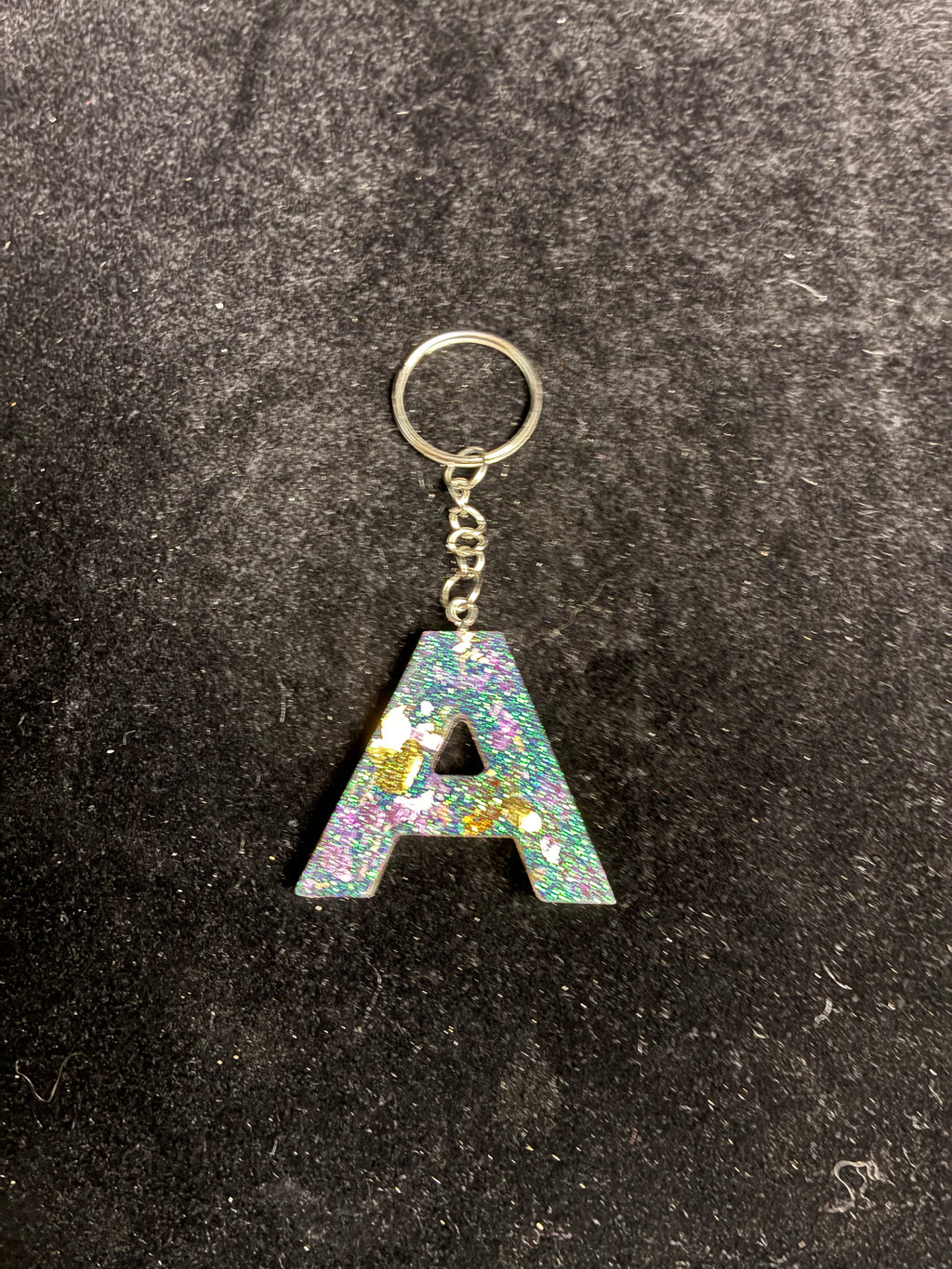 Porte clé alphabétique paillette vert feuille d’or rose LES MERVEILLES DE SONIA