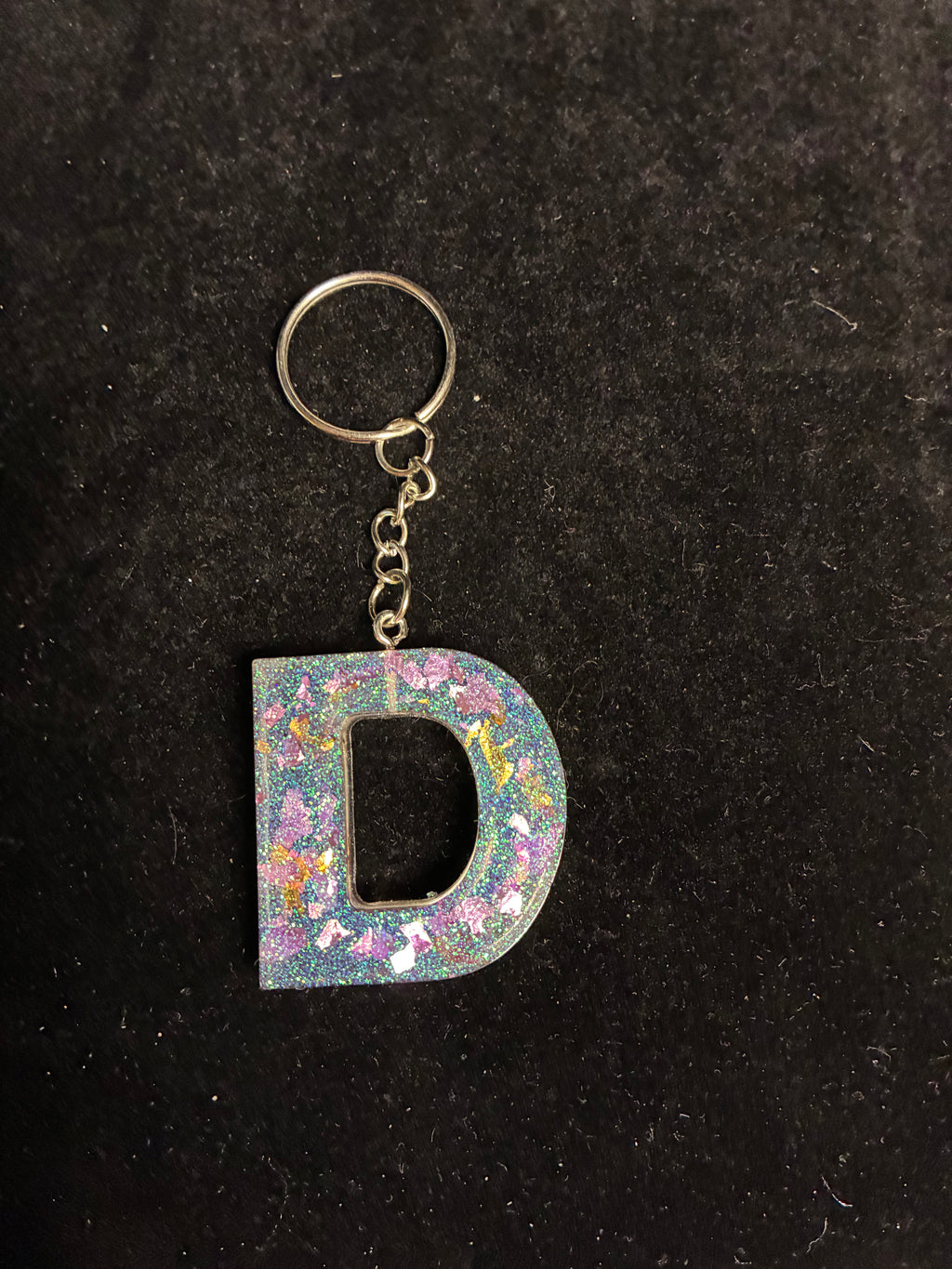 Porte clé alphabétique paillette vert feuille d’or rose LES MERVEILLES DE SONIA