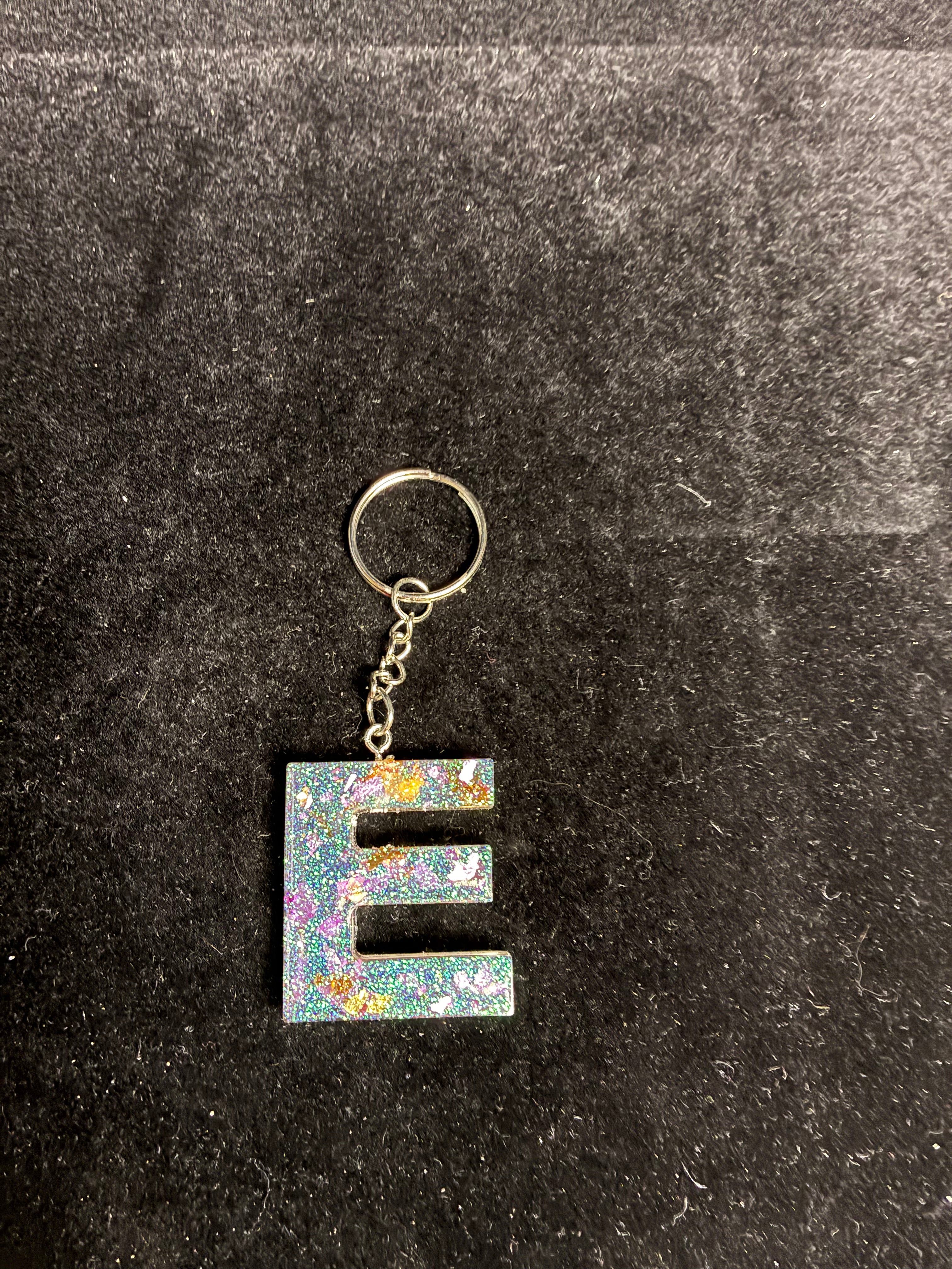 Porte clé alphabétique paillette vert feuille d’or rose LES MERVEILLES DE SONIA