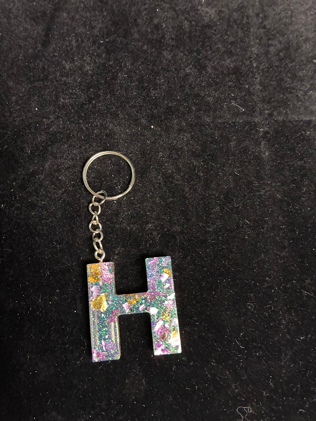 Porte clé alphabétique paillette vert feuille d’or rose LES MERVEILLES DE SONIA