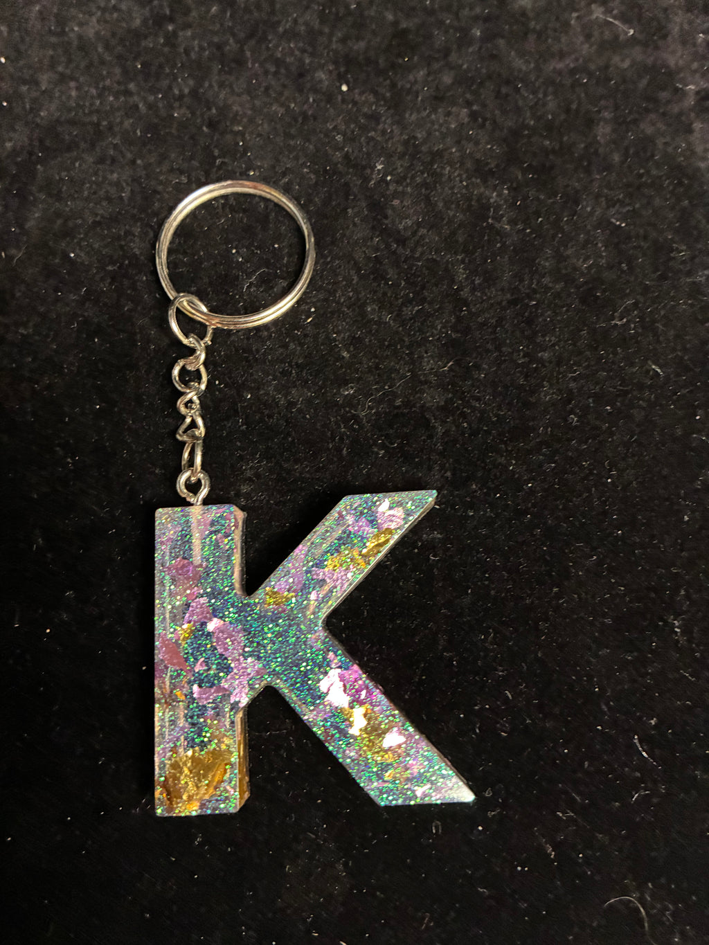 Porte clé alphabétique paillette vert feuille d’or rose LES MERVEILLES DE SONIA