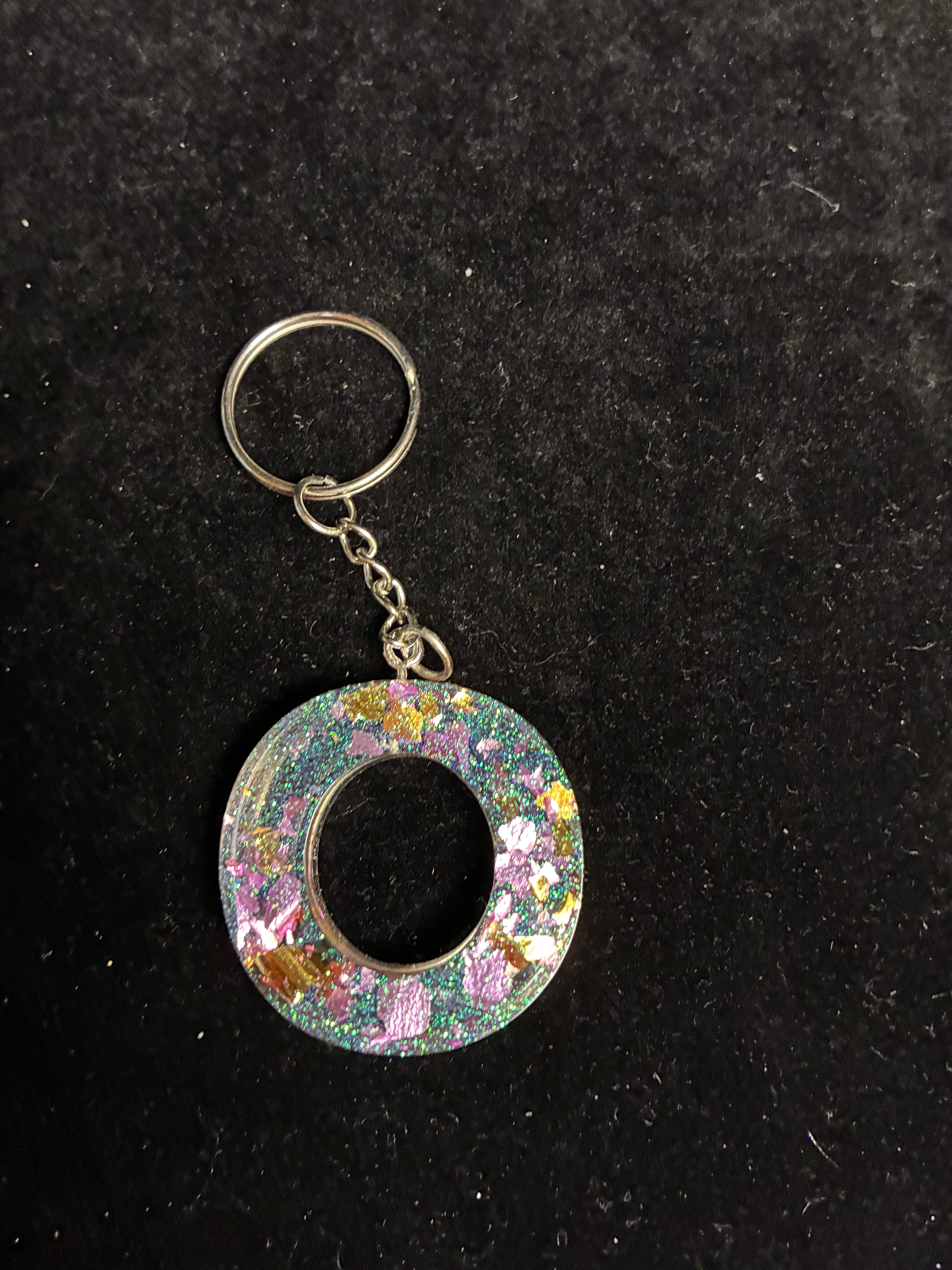 Porte clé alphabétique paillette vert feuille d’or rose LES MERVEILLES DE SONIA