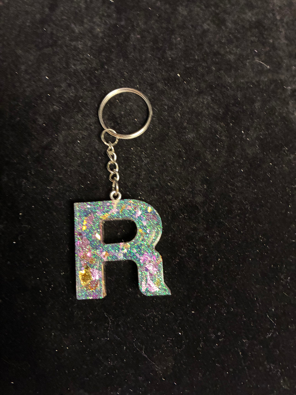 Porte clé alphabétique paillette vert feuille d’or rose LES MERVEILLES DE SONIA