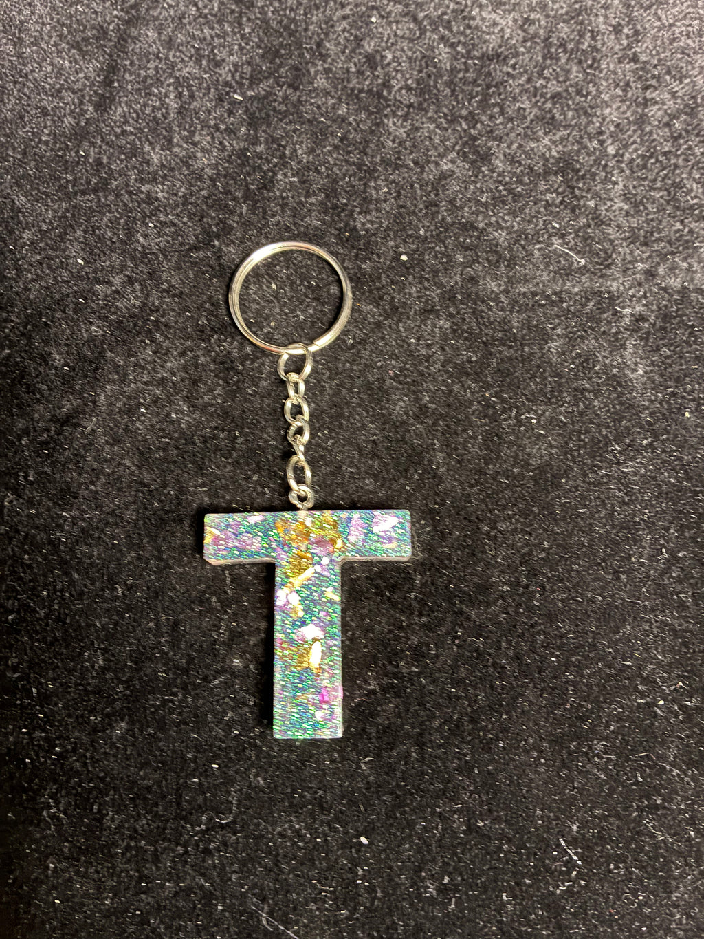 Porte clé alphabétique paillette vert feuille d’or rose LES MERVEILLES DE SONIA
