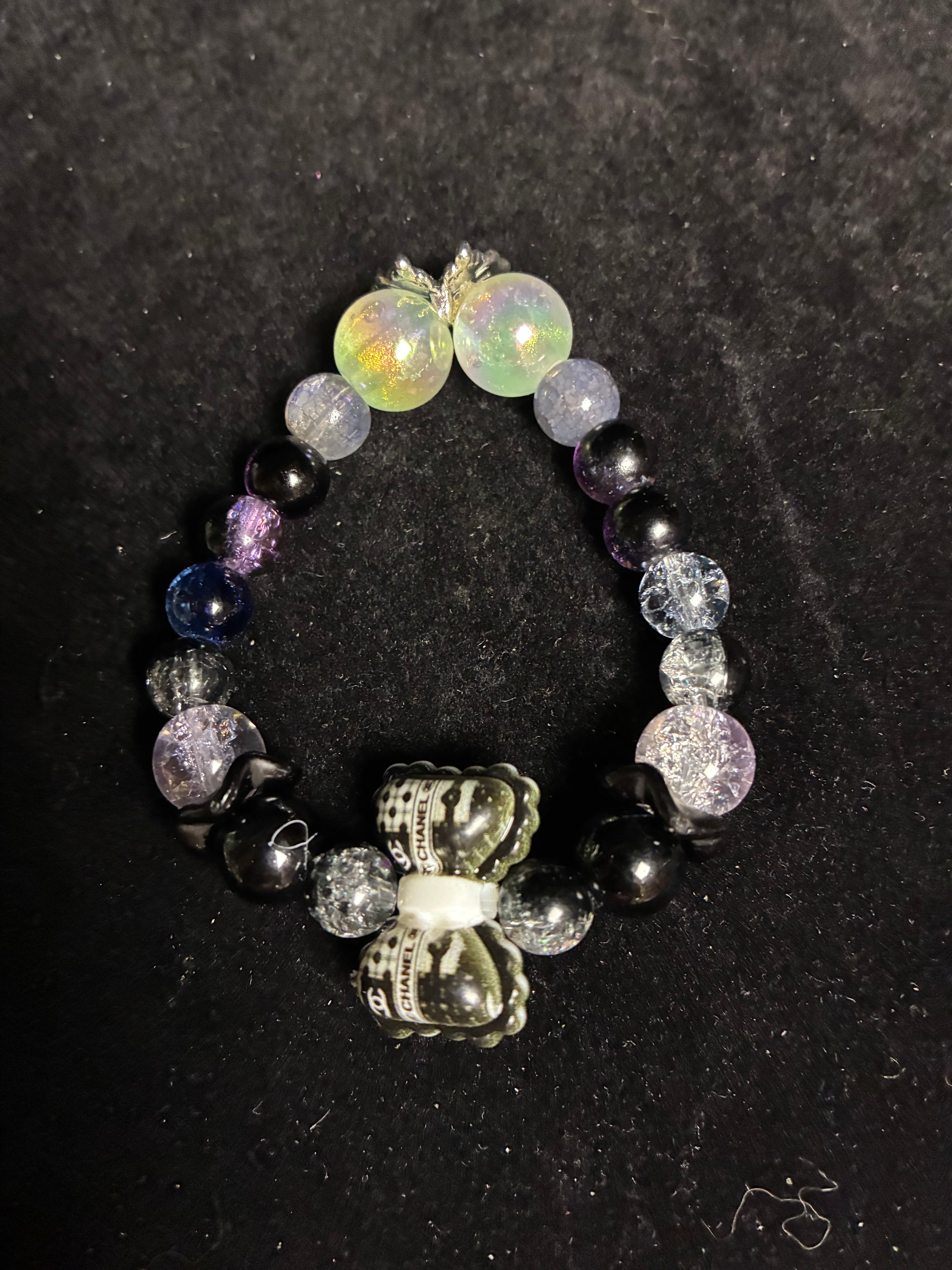 Bracelet noeud Chanel perle de verre ou résine LES MERVEILLES DE SONIA
