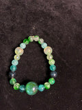 Bracelet boule vert perle de verre ou résine LES MERVEILLES DE SONIA