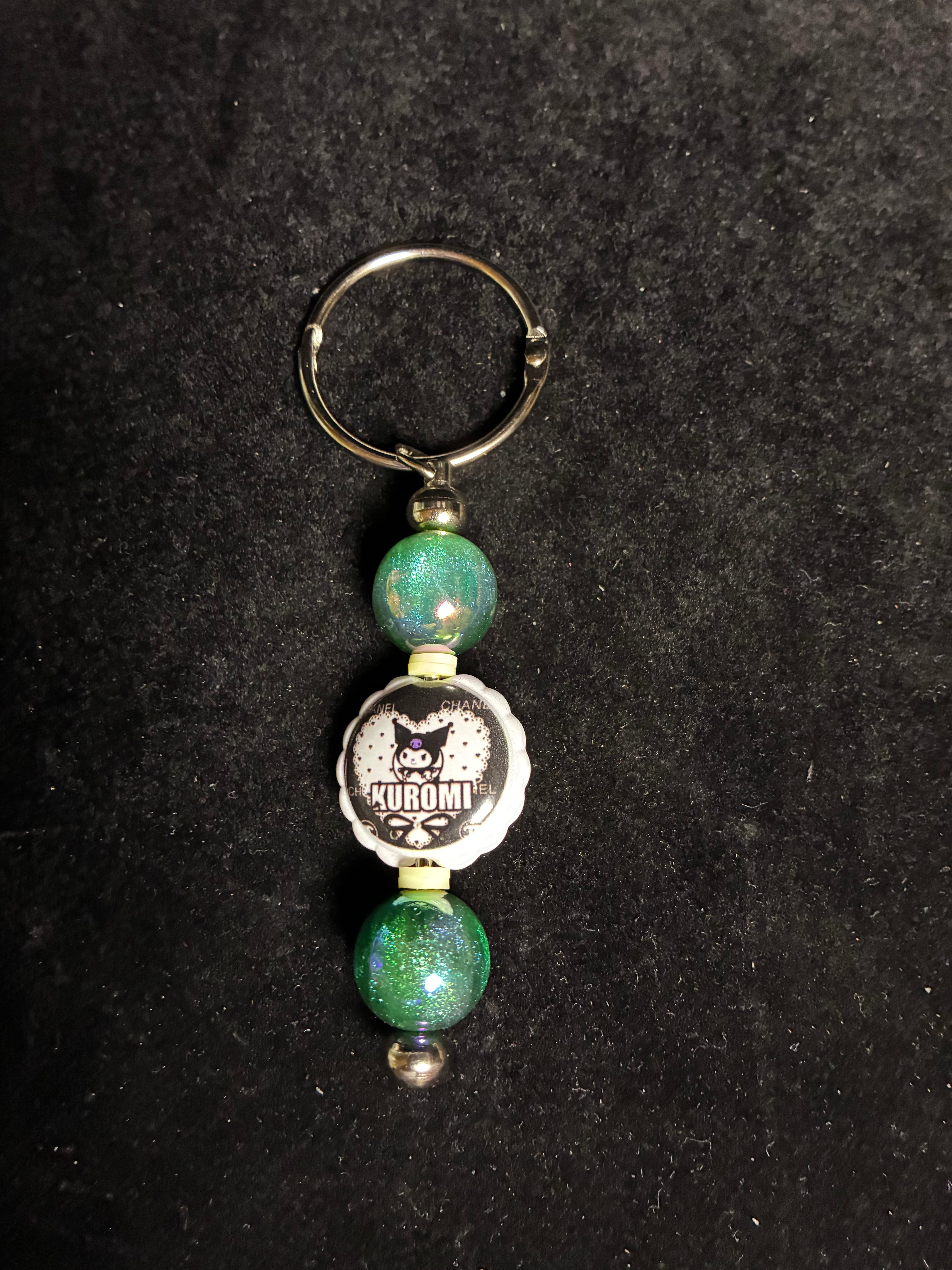 Porte clé Kuromi perle de résine LES MERVEILLES DE SONIA