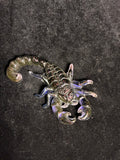 Scorpion violet rouge noir LES MERVEILLES DE SONIA